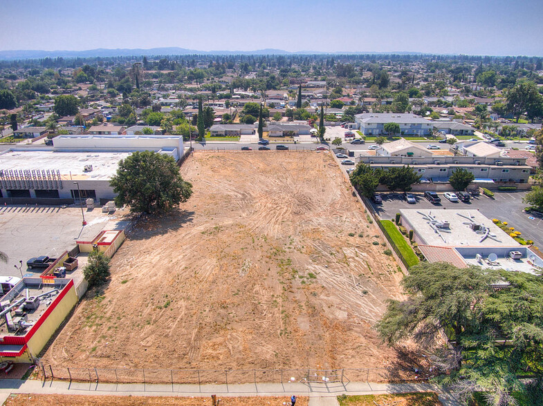 1652-1658 S Euclid Ave, Ontario, CA for rent - Building Photo - Image 1 of 7