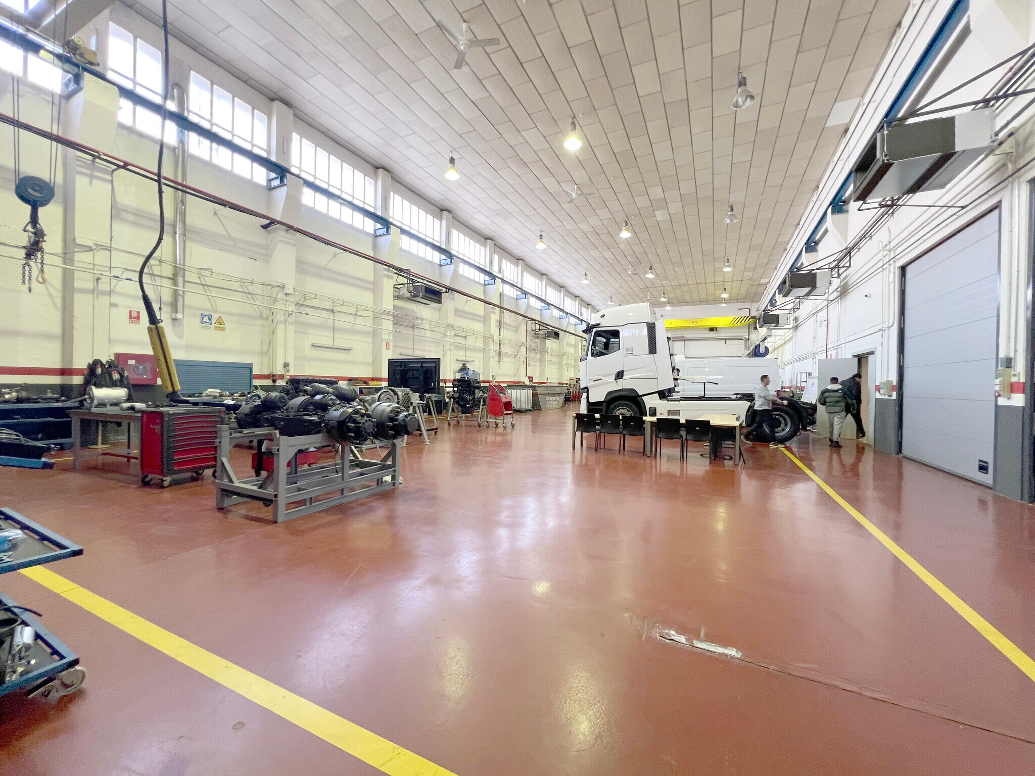 Industrial in Leganés, Madrid to rent Building Photo- Image 1 of 42