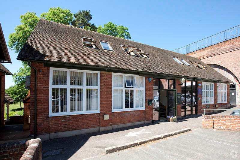 Ashford Rd, Maidstone to rent - Primary Photo - Image 1 of 1