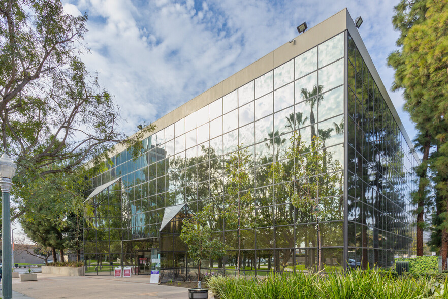 100 S Anaheim Blvd, Anaheim, CA for rent - Building Photo - Image 3 of 6