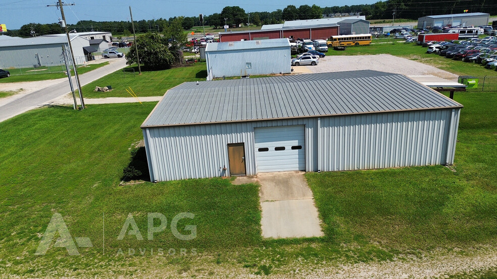 139 Uzzle Industrial Dr, Clayton, NC for sale - Building Photo - Image 2 of 3