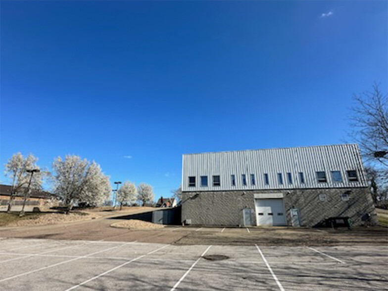 4525 Sunset Blvd, Steubenville, OH for rent - Building Photo - Image 3 of 22