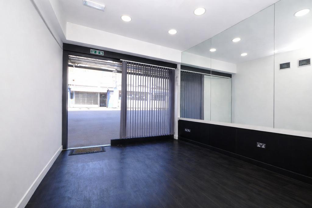 204-206 High Road Leytonstone, London to rent Building Photo- Image 1 of 10