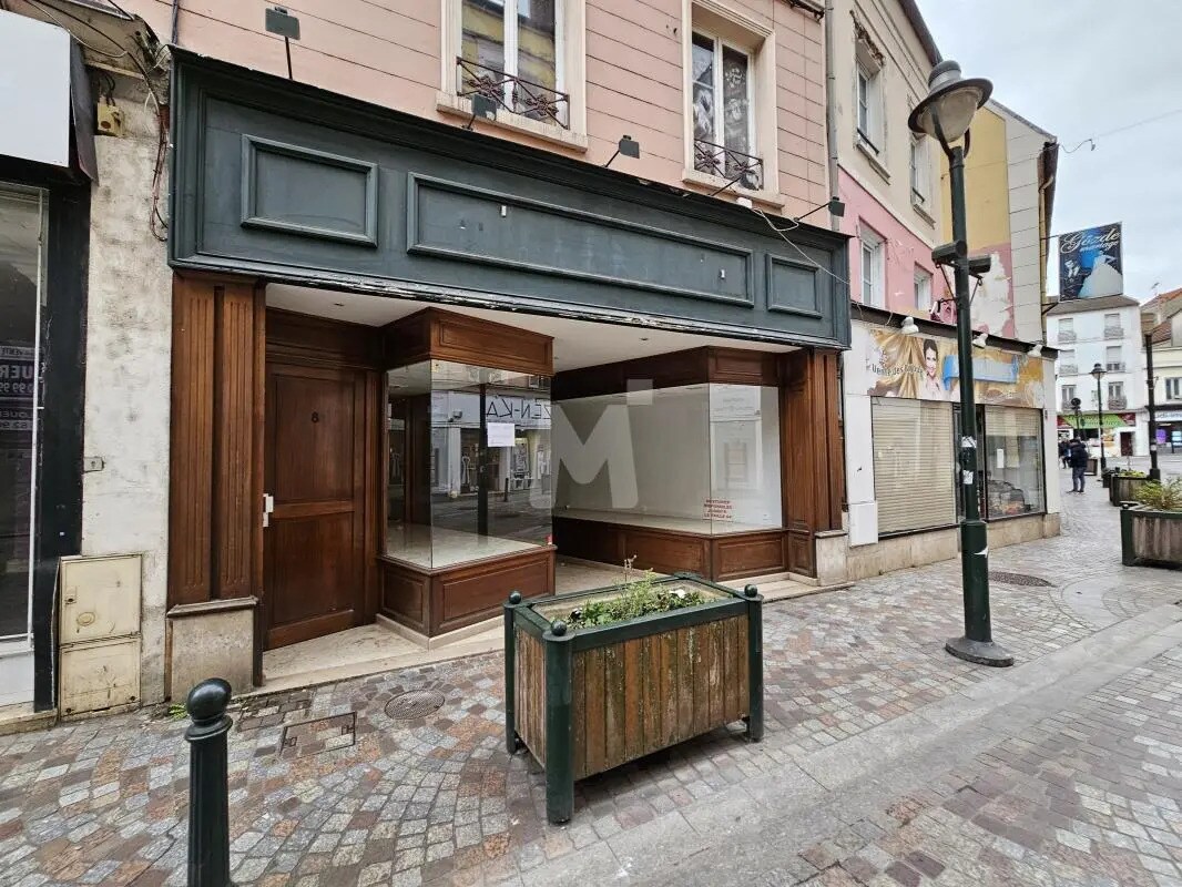 Retail in Corbeil-Essonnes for sale Building Photo- Image 1 of 3