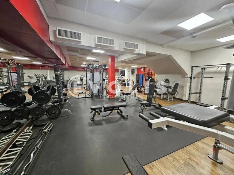 Light Industrial in Clamart to rent - Building Photo - Image 3 of 78