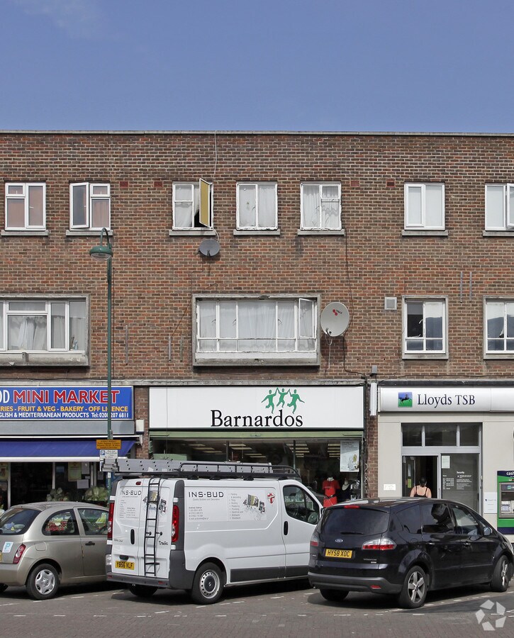 187 Shenley Rd, Borehamwood, WD6 1AW UK