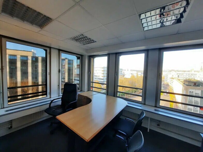 Office in Rouen to rent - Building Photo - Image 2 of 13