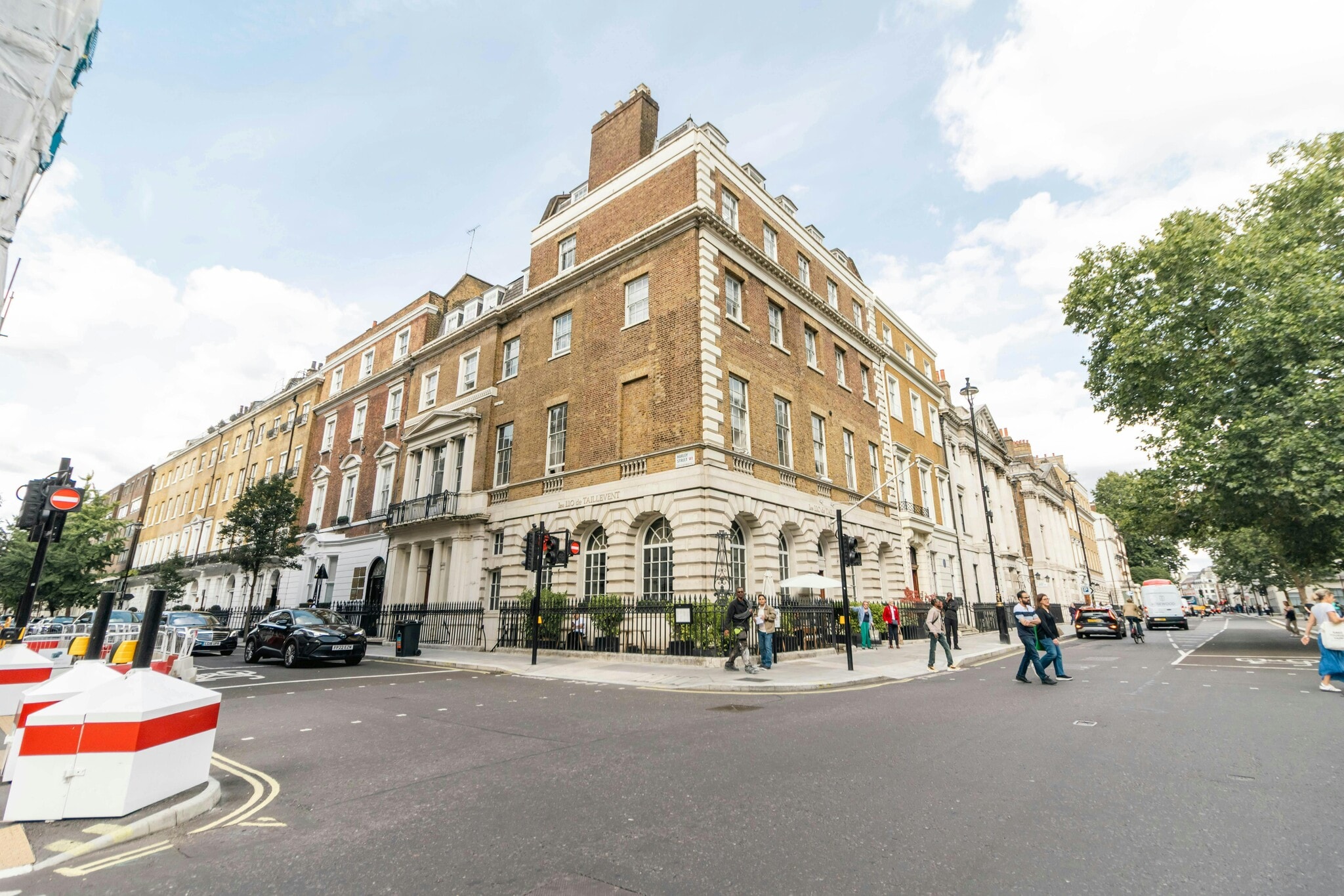 2 Harley St, London to rent Building Photo- Image 1 of 14