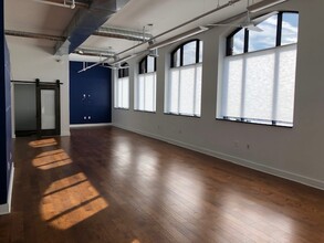 333 W 7th St, Royal Oak, MI for rent Building Photo- Image 1 of 4