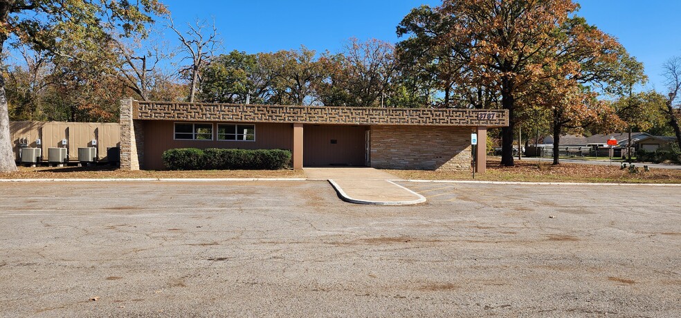 3787 NW Loop 286, Paris, TX for rent - Building Photo - Image 2 of 7