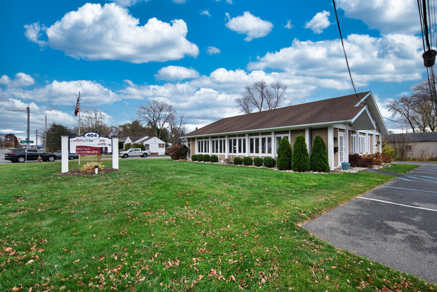 404 Troy Schenectady Rd, Latham, NY for rent - Building Photo - Image 3 of 37