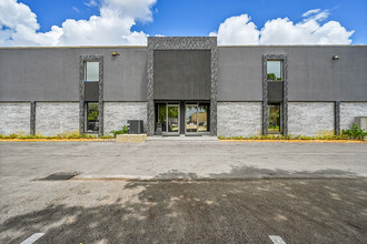 3001 SW 10th St, Pompano Beach, FL for rent Building Photo- Image 1 of 60