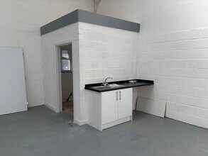 Milnhay Rd, Nottingham to rent Interior Photo- Image 2 of 2