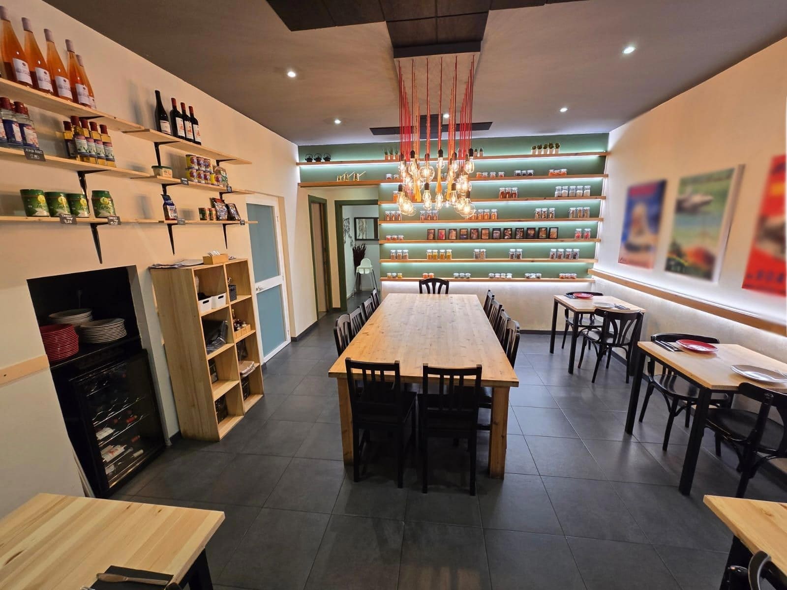 Retail in Barcelona, Barcelona to rent Interior Photo- Image 1 of 22