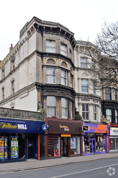 88 Western Rd, Brighton to rent - Building Photo - Image 3 of 5