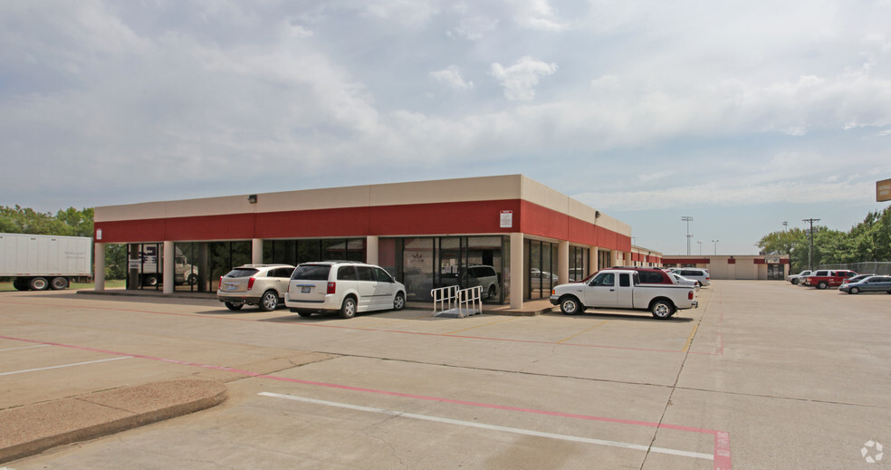 1361 W Euless Blvd, Euless, TX for sale - Building Photo - Image 1 of 1