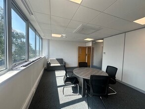 8-10 Airfield Way, Christchurch to rent Interior Photo- Image 2 of 4