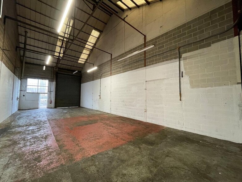 Whieldon Rd, Stoke On Trent to rent - Building Photo - Image 3 of 10