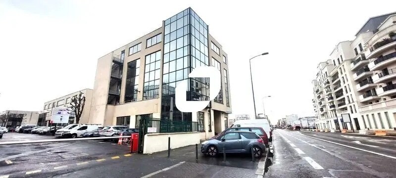 Light Industrial in Saint-Ouen-sur-Seine to rent - Building Photo - Image 1 of 10