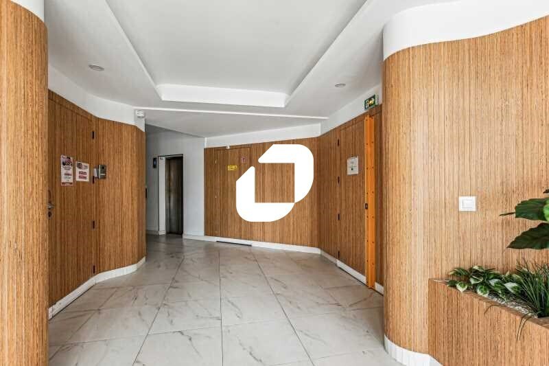 38-42 Rue Galliéni, Asnières-sur-Seine to rent - Lobby - Image 2 of 8