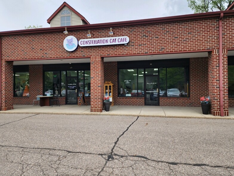 3320 E Lake Lansing Rd, East Lansing, MI for rent - Building Photo - Image 3 of 7