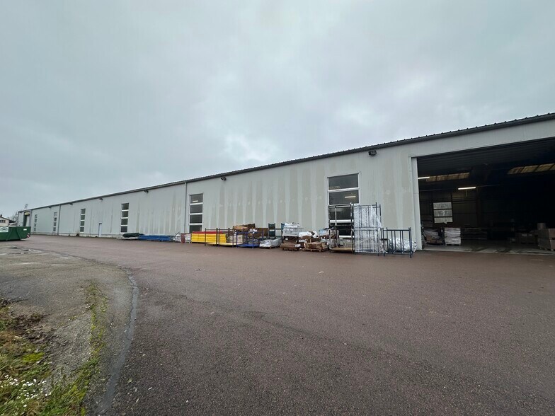 Light Industrial in Saint-Florentin for sale - Building Photo - Image 2 of 7