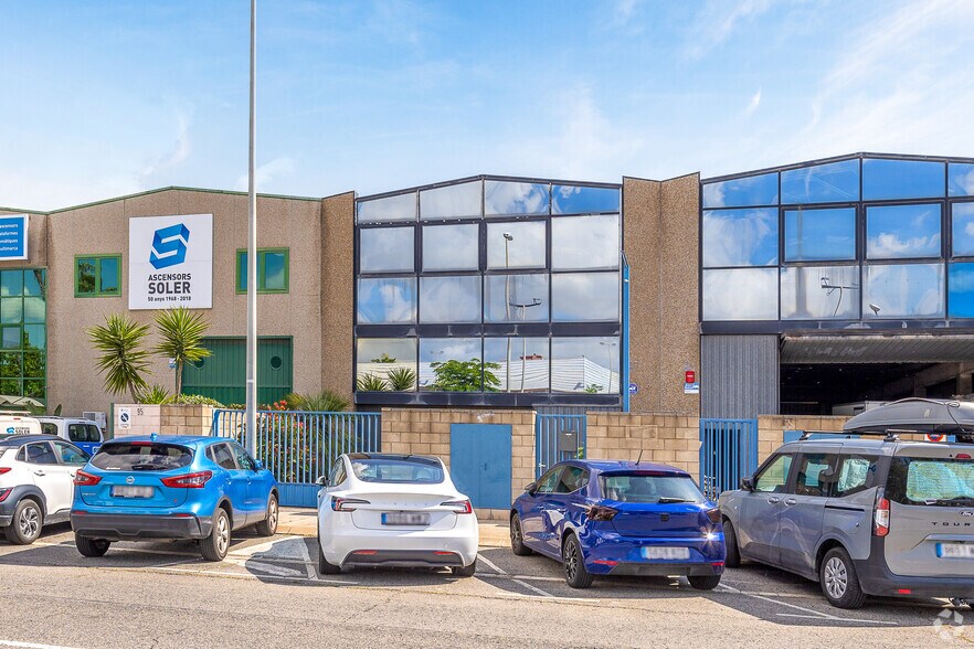 Industrial in El Prat de Llobregat, Barcelona to rent - Building Photo - Image 2 of 11