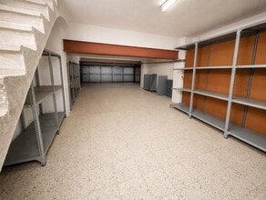 Retail in Manresa, Barcelona to rent Interior Photo- Image 2 of 6