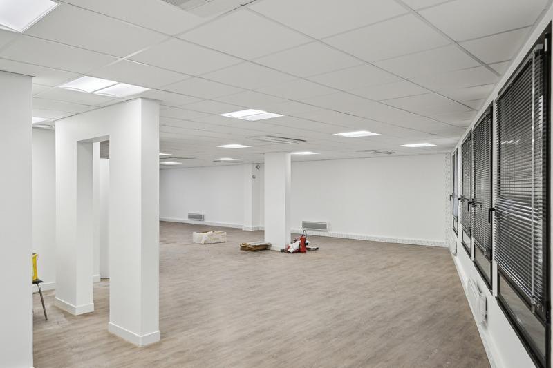 Office in Montrouge to rent - Interior Photo - Image 1 of 2