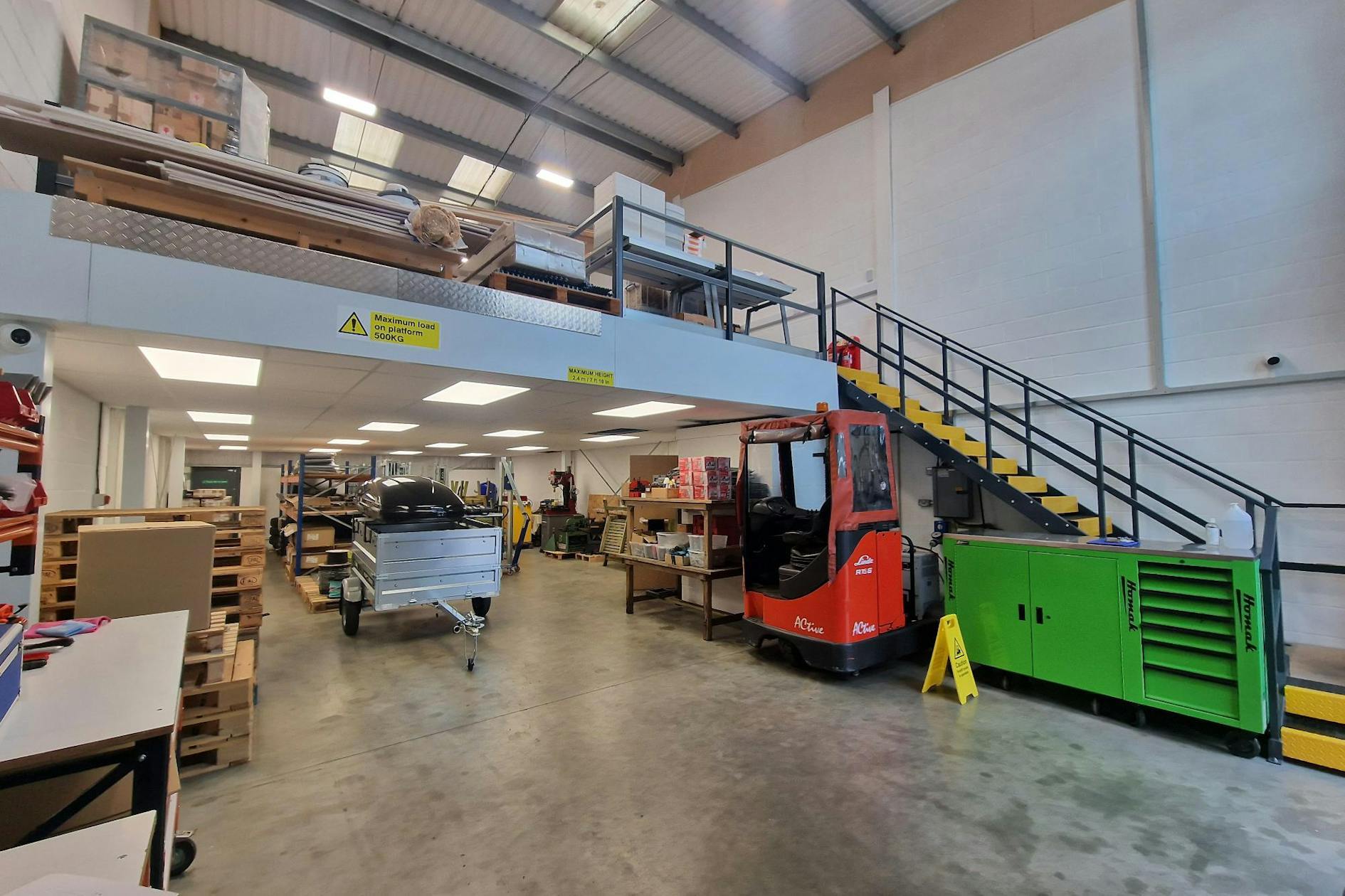 Knights Park Rd, Basingstoke to rent Interior Photo- Image 1 of 3