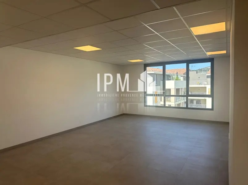 Vente Bureaux 115 m² à 122 m² - Photo 1