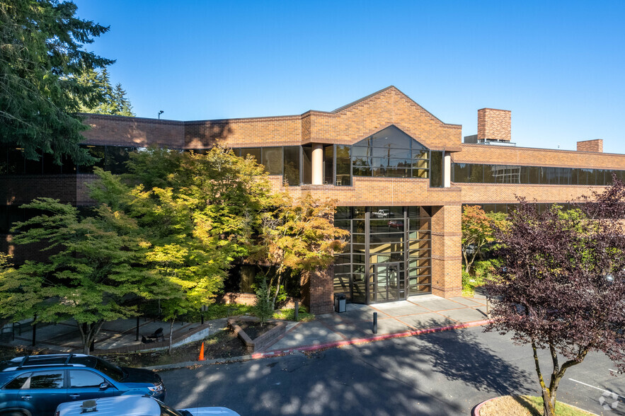 13555 SE 36th St, Bellevue, WA for rent - Building Photo - Image 1 of 15