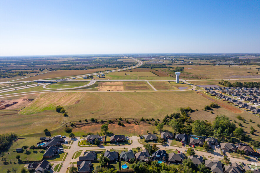 3600 S Frisco Rd, Yukon, OK for rent - Aerial - Image 2 of 20