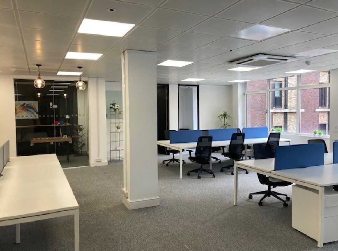 19-21 Great Tower St, London to rent Interior Photo- Image 1 of 3