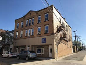 411-415 Mill St, Coraopolis, PA for sale Primary Photo- Image 1 of 1