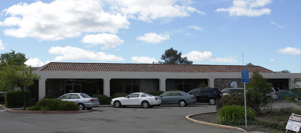 180-186 E Airway Blvd, Livermore, CA for rent - Primary Photo - Image 1 of 3