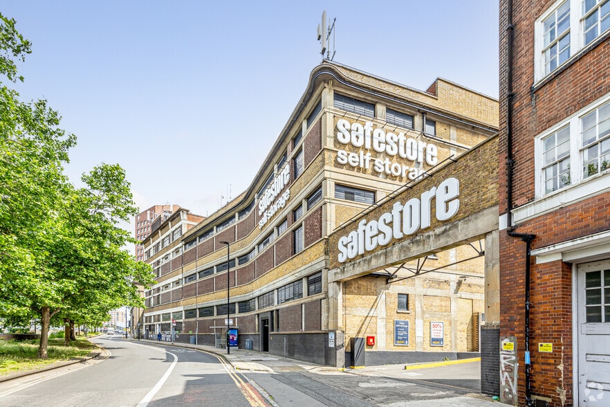 23-26 Gillender St, London to rent - Building Photo - Image 1 of 4