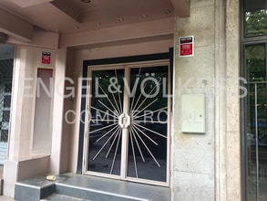 Retail in Madrid, Madrid to rent Building Photo- Image 1 of 3