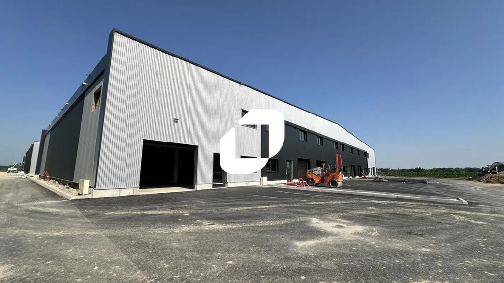 Vente Local d'activités 492 m² - Photo 1