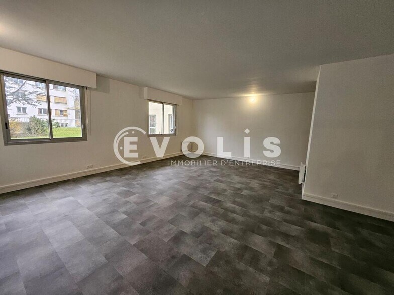 Office in Clamart to rent - Interior Photo - Image 3 of 10