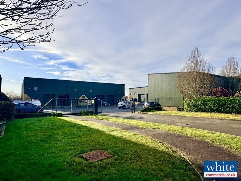 Units 5, 6, 7, & 9 Four Shires Crt, Moreton In Marsh to rent - Primary Photo - Image 2 of 10