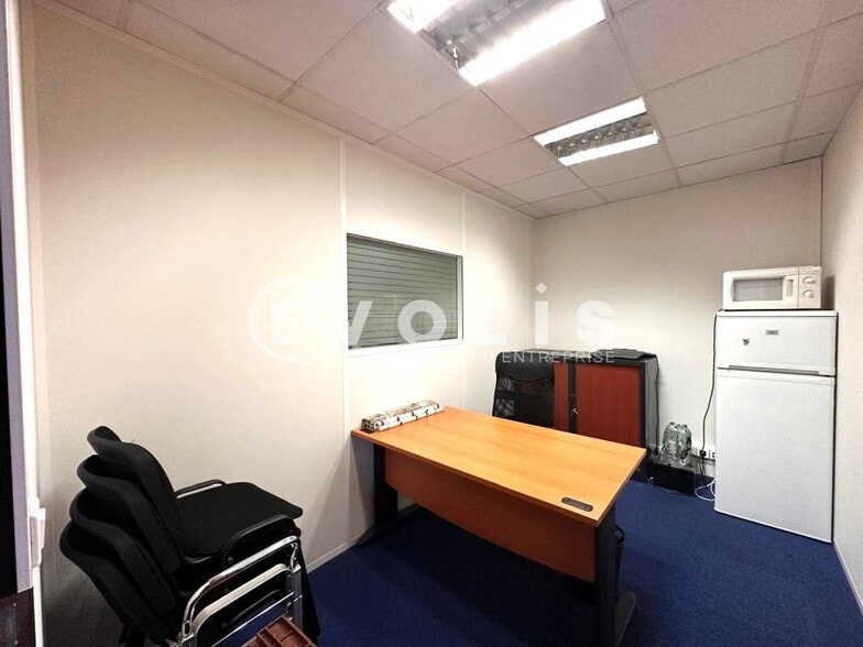 Office in Antony to rent - Interior Photo - Image 3 of 6