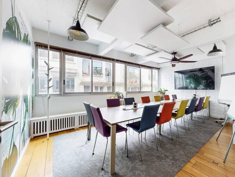 Office in Paris for sale - Building Photo - Image 1 of 12