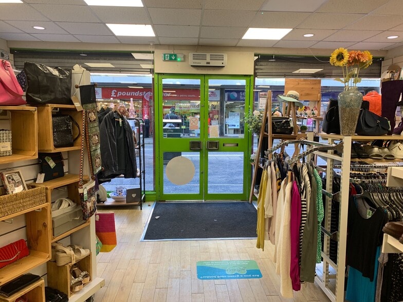 18 Scott St, Perth to rent - Building Photo - Image 3 of 3