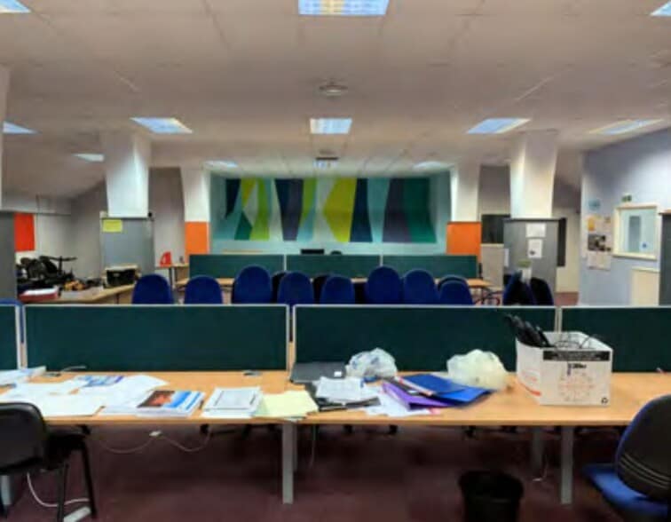 170 Victoria St, Grimsby for sale - Interior Photo - Image 2 of 7