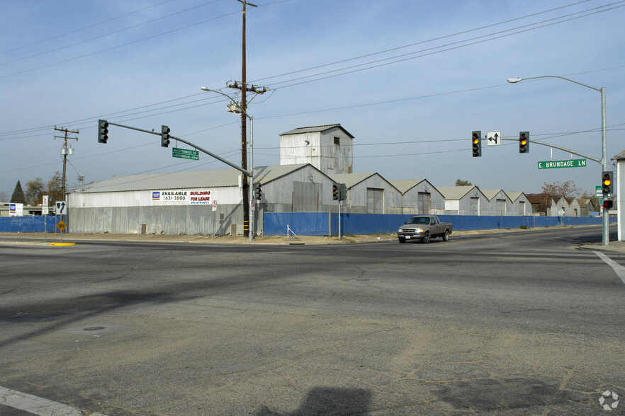 1500-1550 E Brundage Ln, Bakersfield, CA for sale - Primary Photo - Image 1 of 1