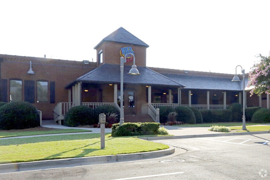 311 Jesse Jewell Pky, Gainesville 30501 UK