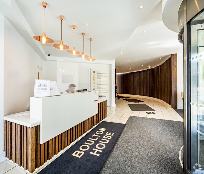 17-21 Chorlton St, Manchester to rent - Lobby - Image 3 of 14