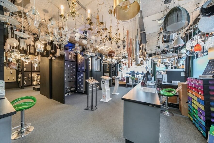 220-222 West Hendon Broadway, London to rent - Interior Photo - Image 2 of 15