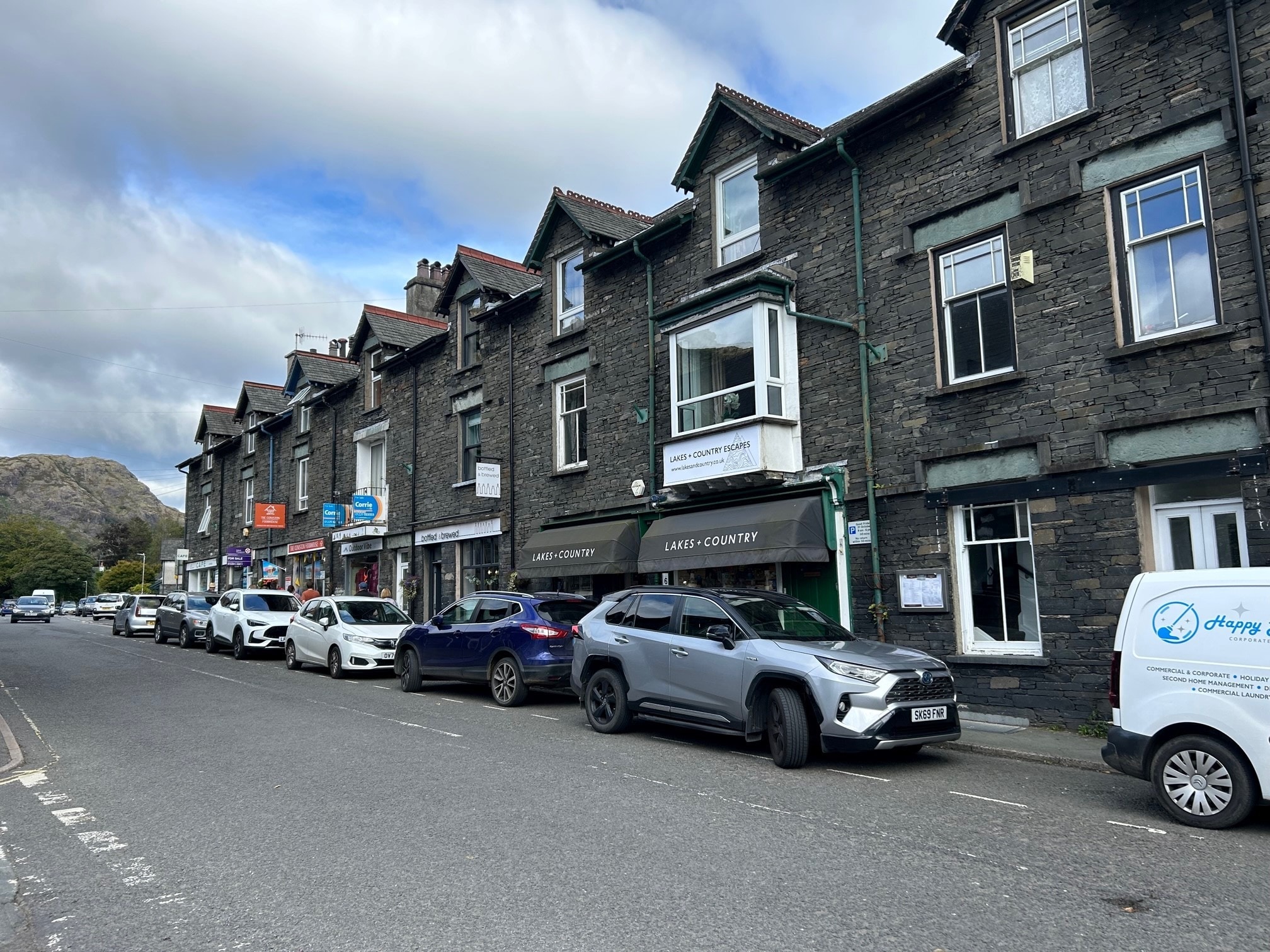 8 Yewdale Road, Coniston to rent Primary Photo- Image 1 of 12